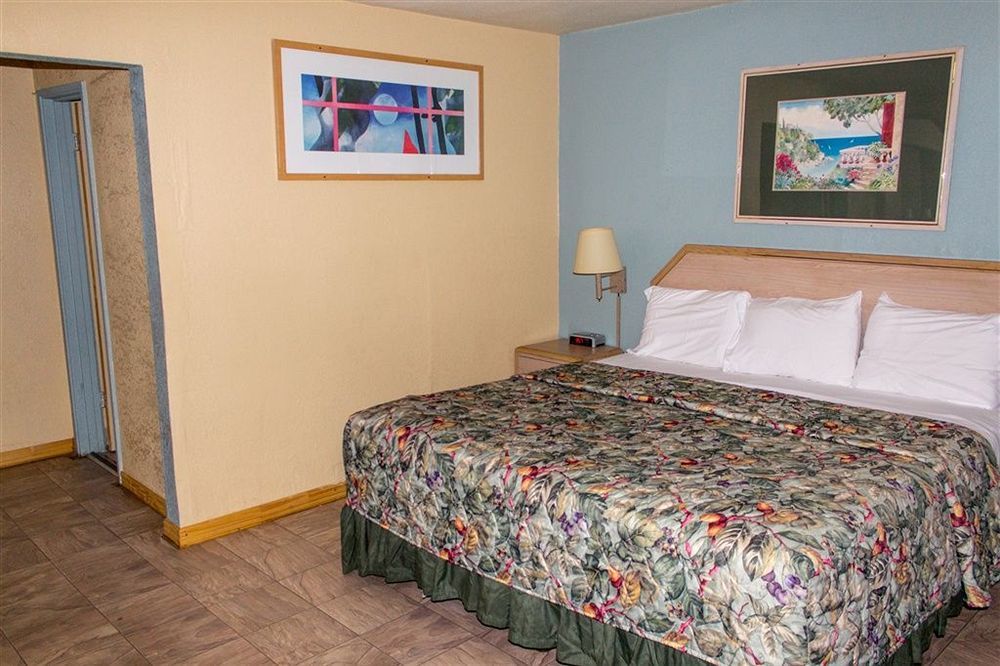 Rodeway Inn Маскоги Экстерьер фото