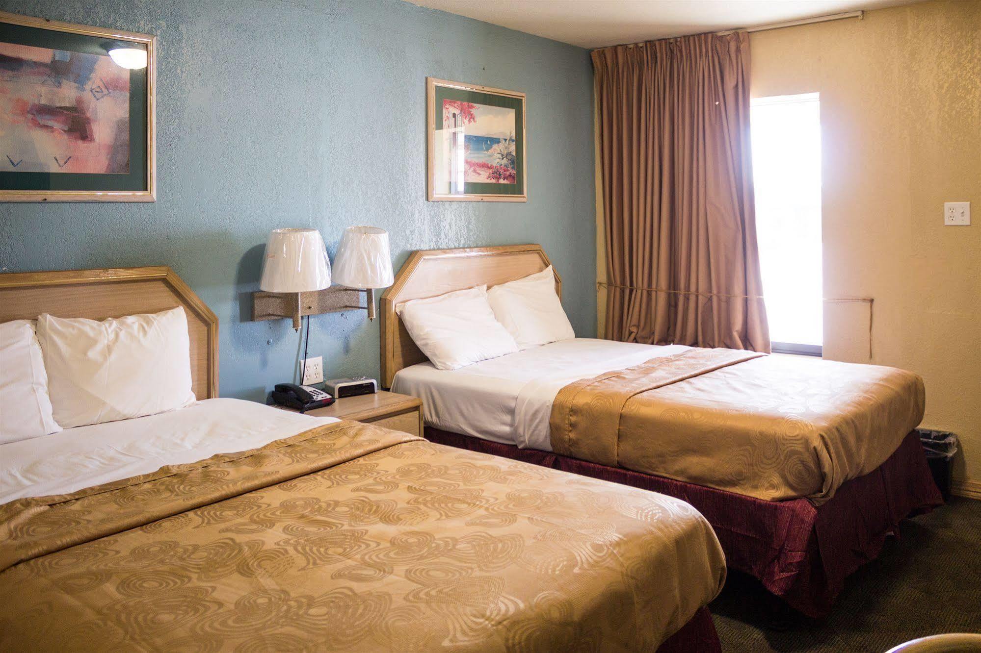Rodeway Inn Маскоги Экстерьер фото