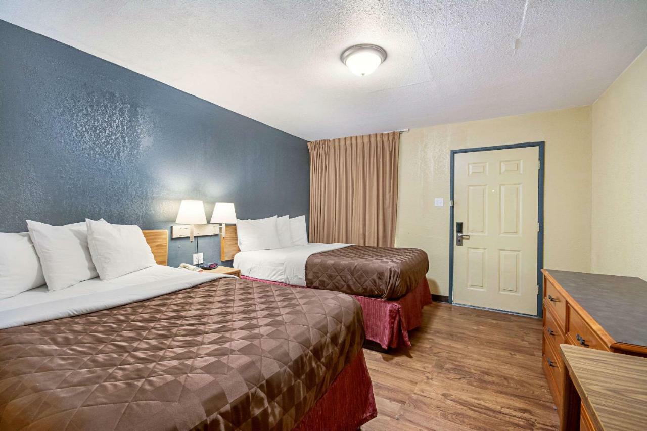 Rodeway Inn Маскоги Экстерьер фото