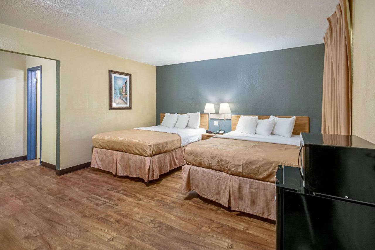 Rodeway Inn Маскоги Экстерьер фото
