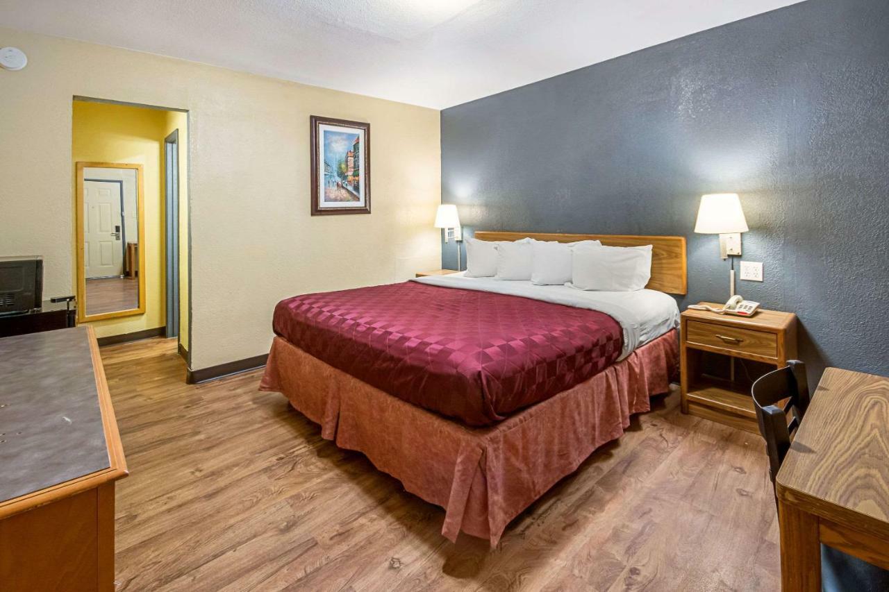 Rodeway Inn Маскоги Экстерьер фото