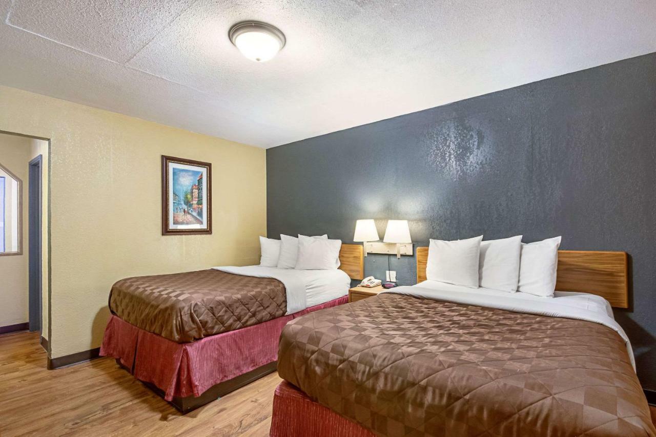 Rodeway Inn Маскоги Экстерьер фото