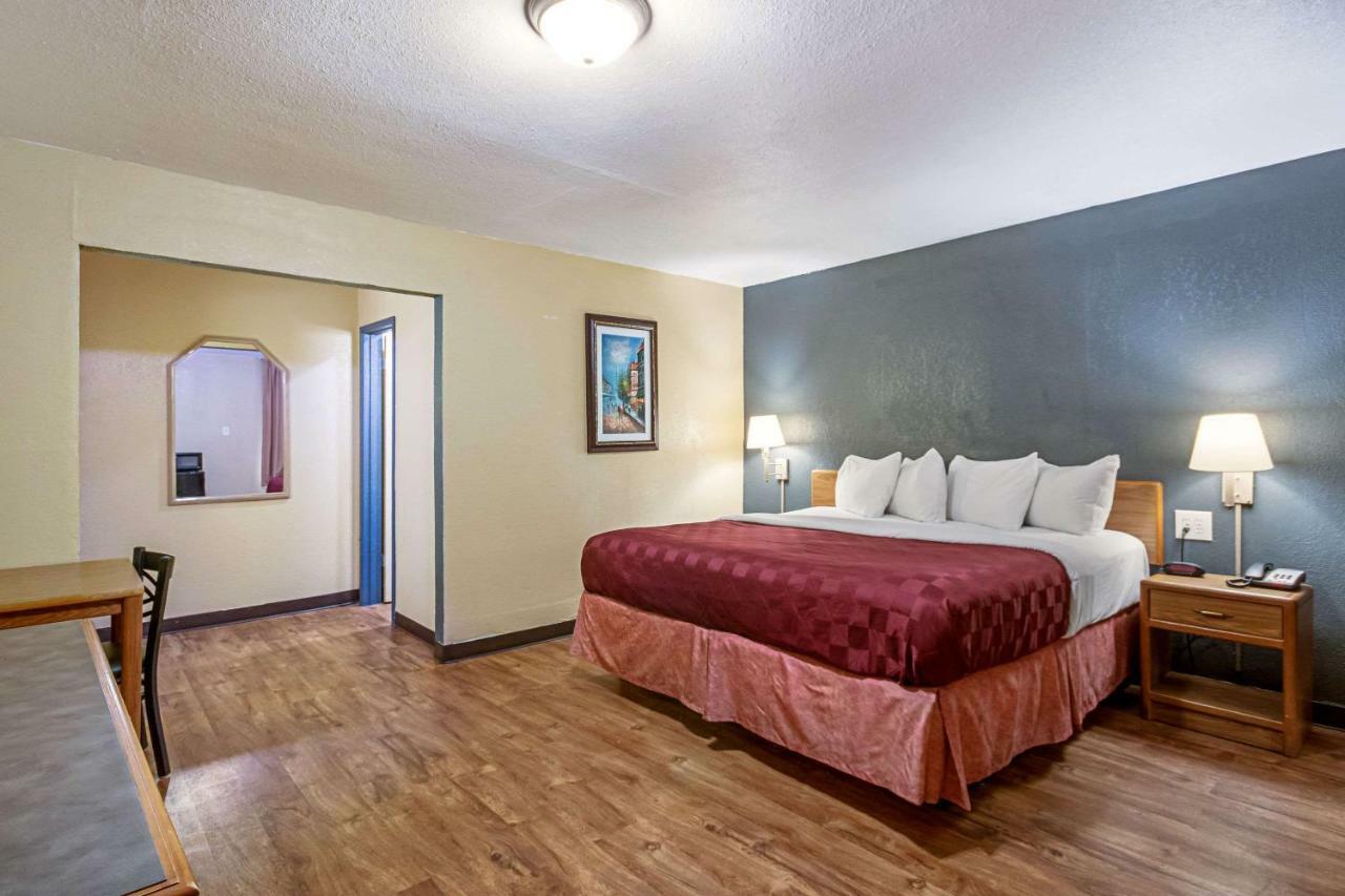 Rodeway Inn Маскоги Экстерьер фото