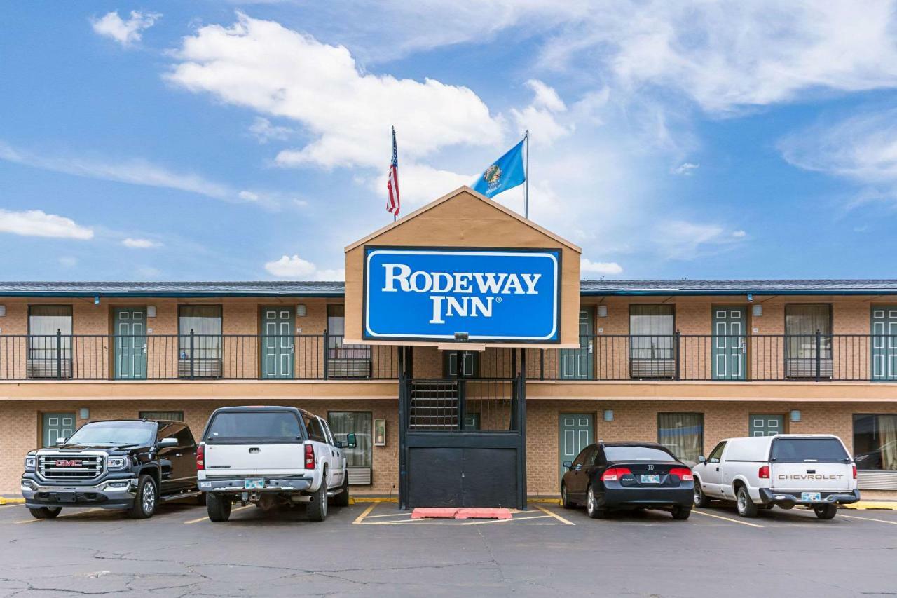 Rodeway Inn Маскоги Экстерьер фото